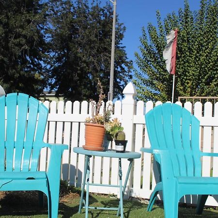 240 Usc Turquoise House Bed & Breakfast ลอสแอนเจลิส ภายนอก รูปภาพ